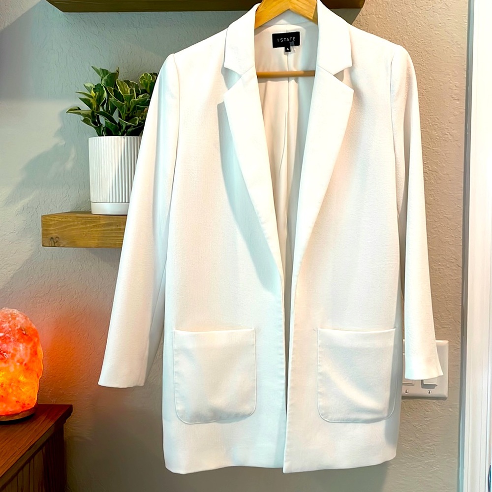 1 State ivory crepe blazer. Size 4